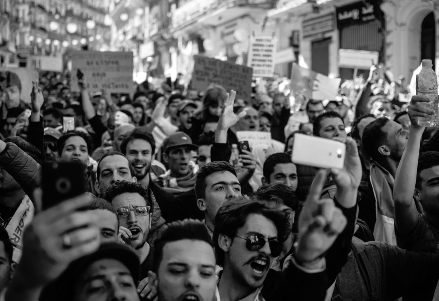 Protests turn violent for 2nd day in Lebanon&rsquo;s capital