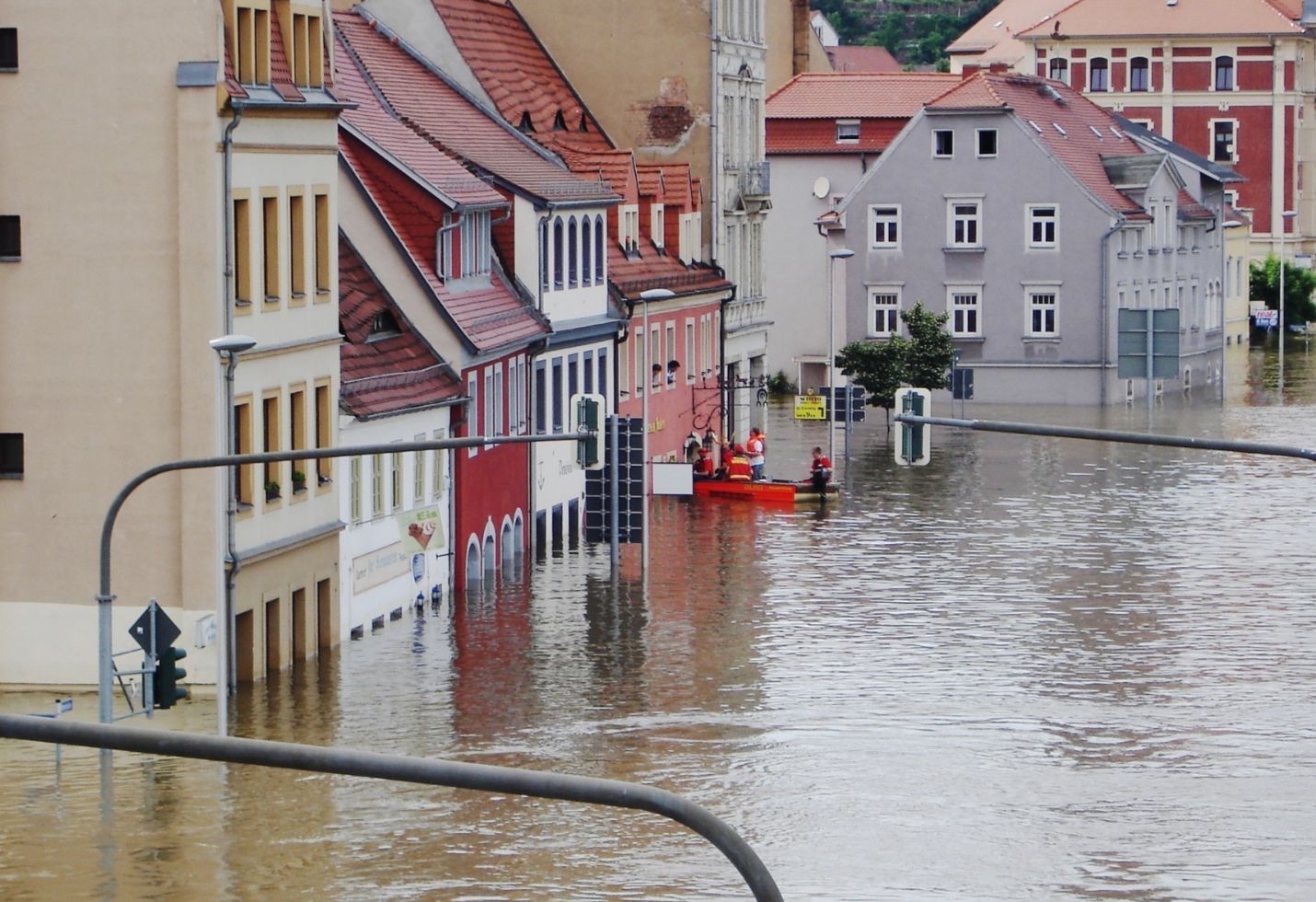 Flash flood surges through Maryland community