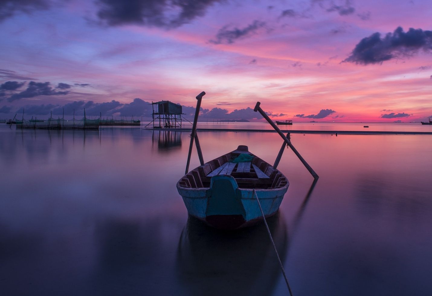 Pope Francis urges end to migrant boat deadlock