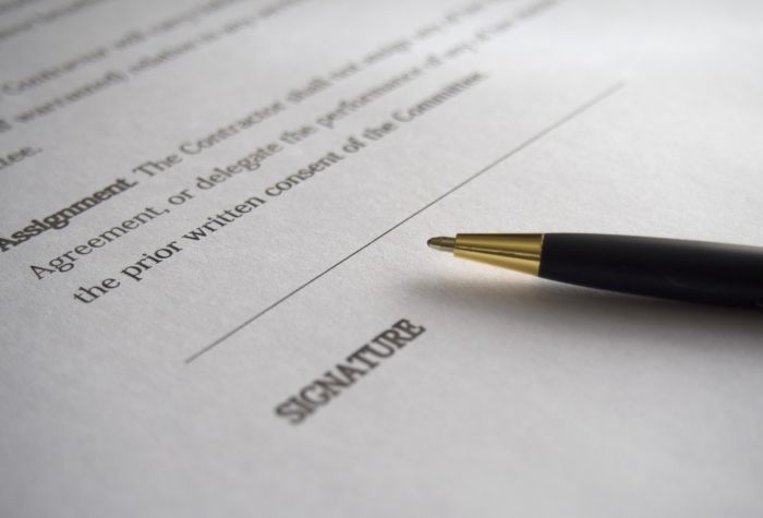 Brexit: Government loses Commons majority ahead of key vote