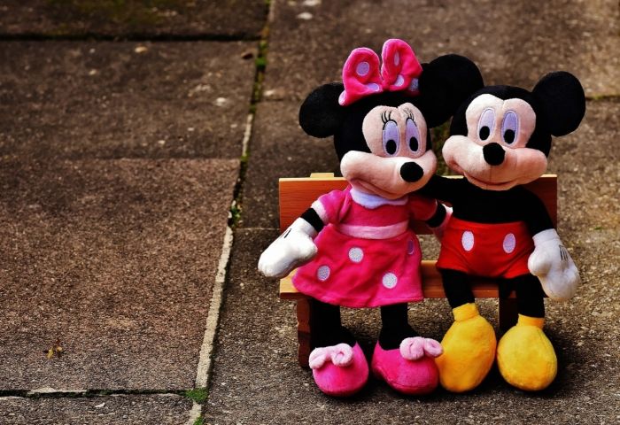 Disney shares surge after unveiling streaming service details &mdash; Here&rsquo;s what six experts say investors should watch