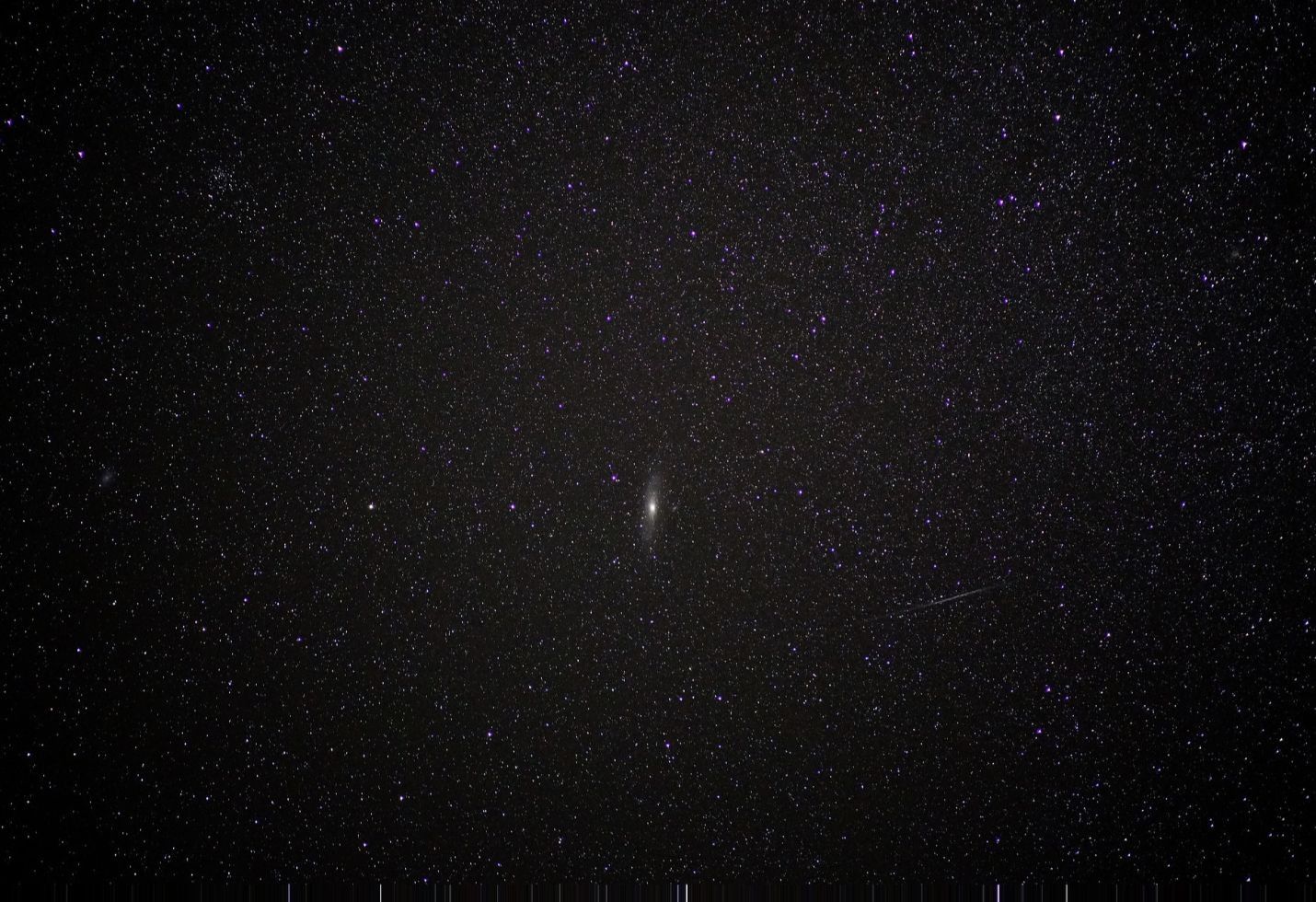 Elon Musk Shares Stunning Footage of Comet&rsquo;s Surface Passing Rosetta