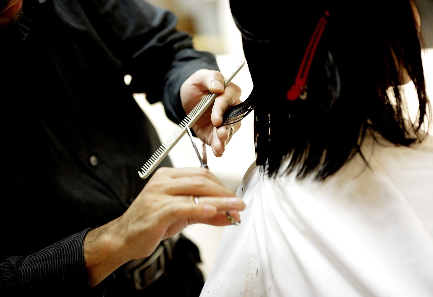 Chinese university student creates a buzz with cheap campus haircuts