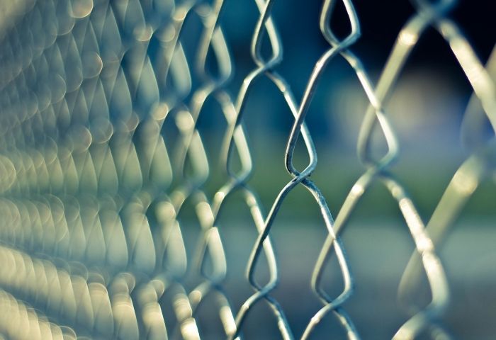 Migrant caravan: Mexico deports group that stormed US border