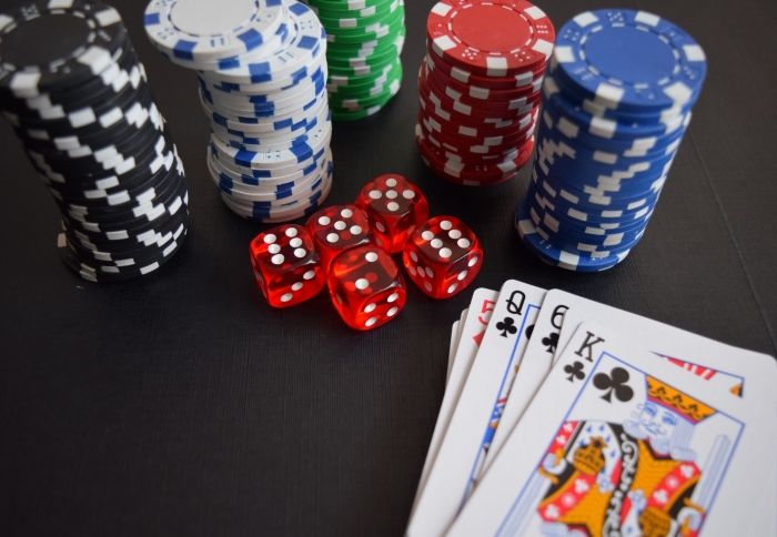 13 Things Rich People Never Waste Their Money On