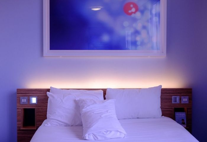 Why you should ALWAYS call up hotels instead of booking online: Claims travel websites are 'extorting' millions out of local businesses - when you can get a cheaper price over the phone