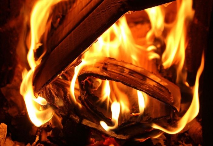 Gaza protesters torch tires along border, draw Israeli fire