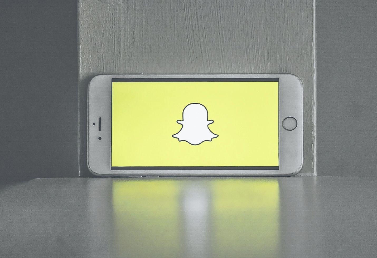 Snapchat beats in Q3, adding 7M users &amp; revenue up 50%