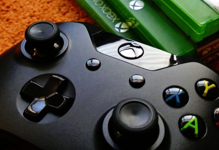 Leak shows Microsoft's very purple 'Fortnite' Xbox One S