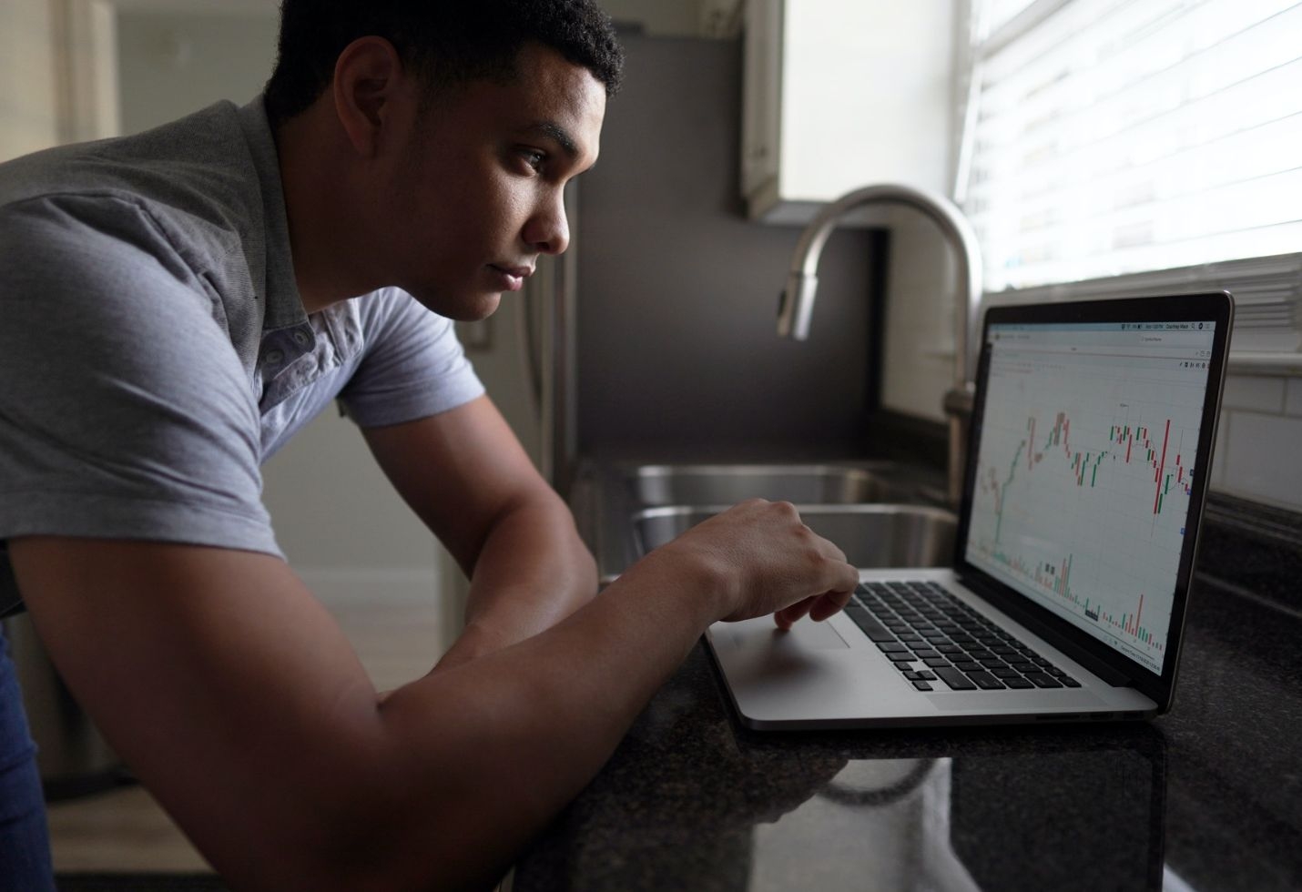 First Time Buying Stocks? These 2 Stocks Are Perfect for New Investors