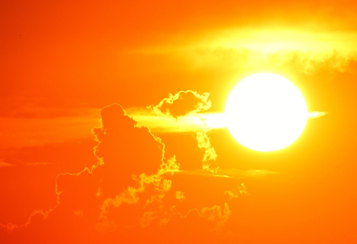 Global temperatures reach extreme highs, breaking records