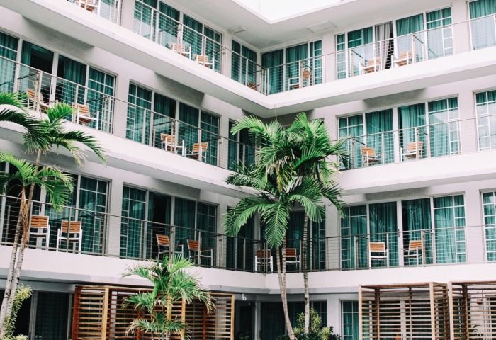 Oregon hotel fires 2 employees who mistreated black guest