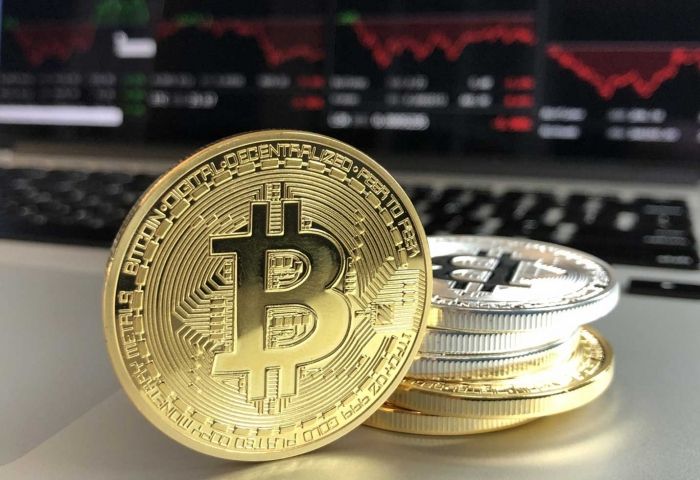 Ask a Fool: Are any bitcoin stocks worth buying?