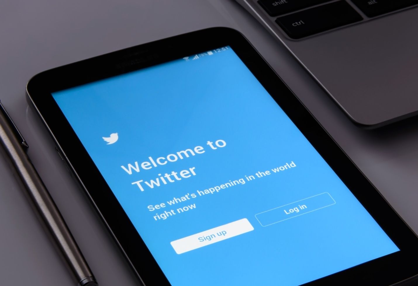 Trump meets with Twitter CEO amid bias complaints