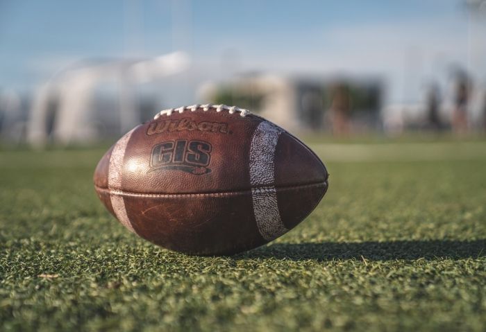 Tom Brady: New England Patriots quarterback agrees new $23m deal