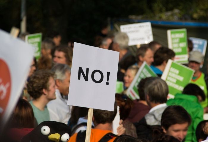Anti-violence protesters shut down part of Chicago freeway