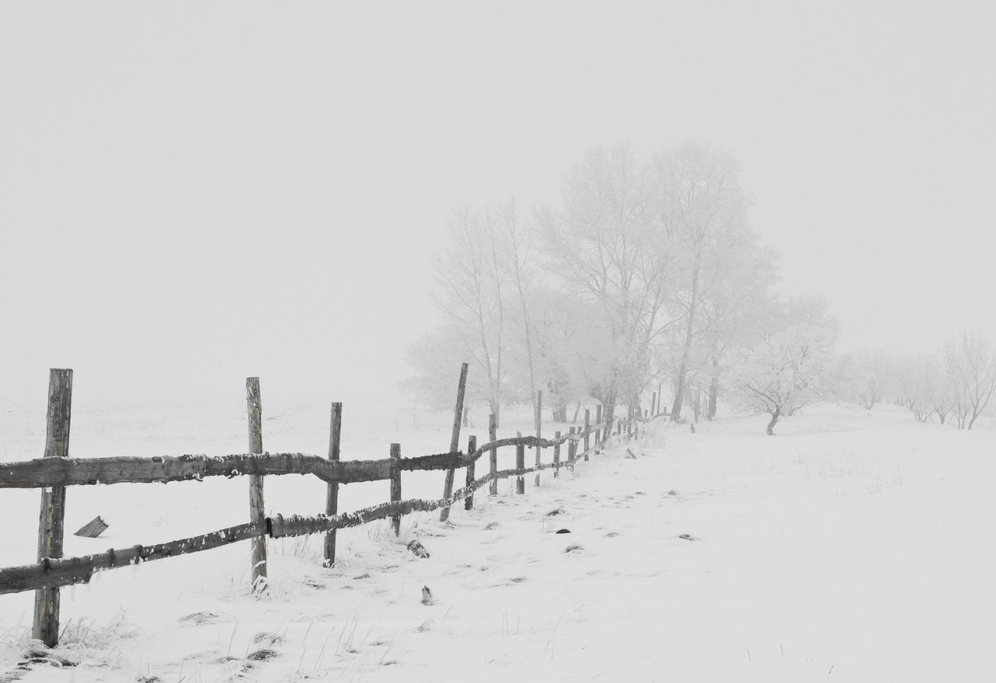 Schools, offices close as long-lived storm clobbers US East