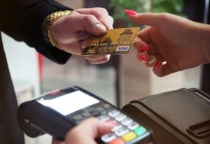 Going to the Bank? Millennials Just Won&rsquo;t